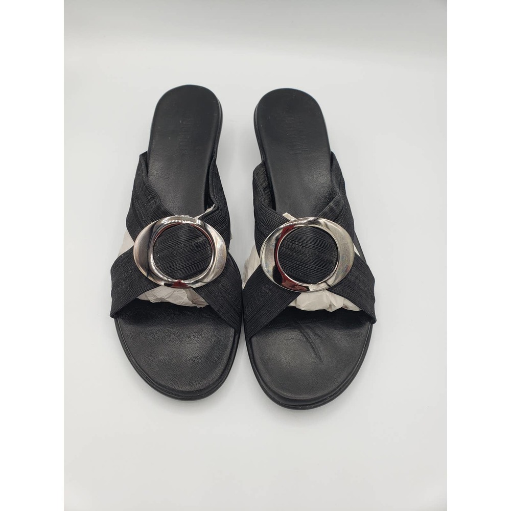 Munro Low Heel Slip Ons Black Size 7.5